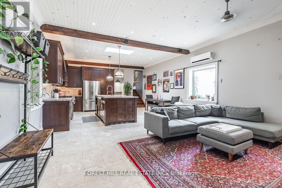 84 EARLSCOURT AVENUE Toronto (Corso Italia-Davenport), ON M6E 4A9