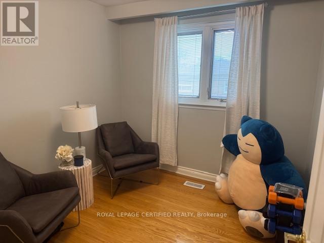 60 Rockbank Crescent, Toronto, Ontario  M9M 1L2 - Photo 17 - W12109758
