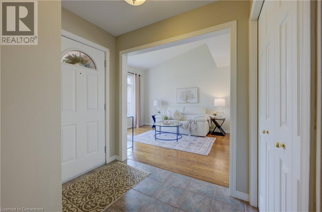 Property at 8 MUNROE Crescent image 5