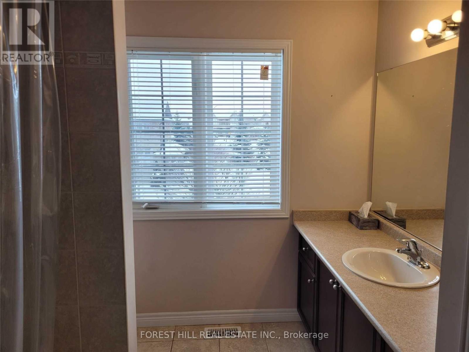 33 - 441 Stonehenge Drive, Hamilton, Ontario  L9K 0B1 - Photo 12 - X12109672