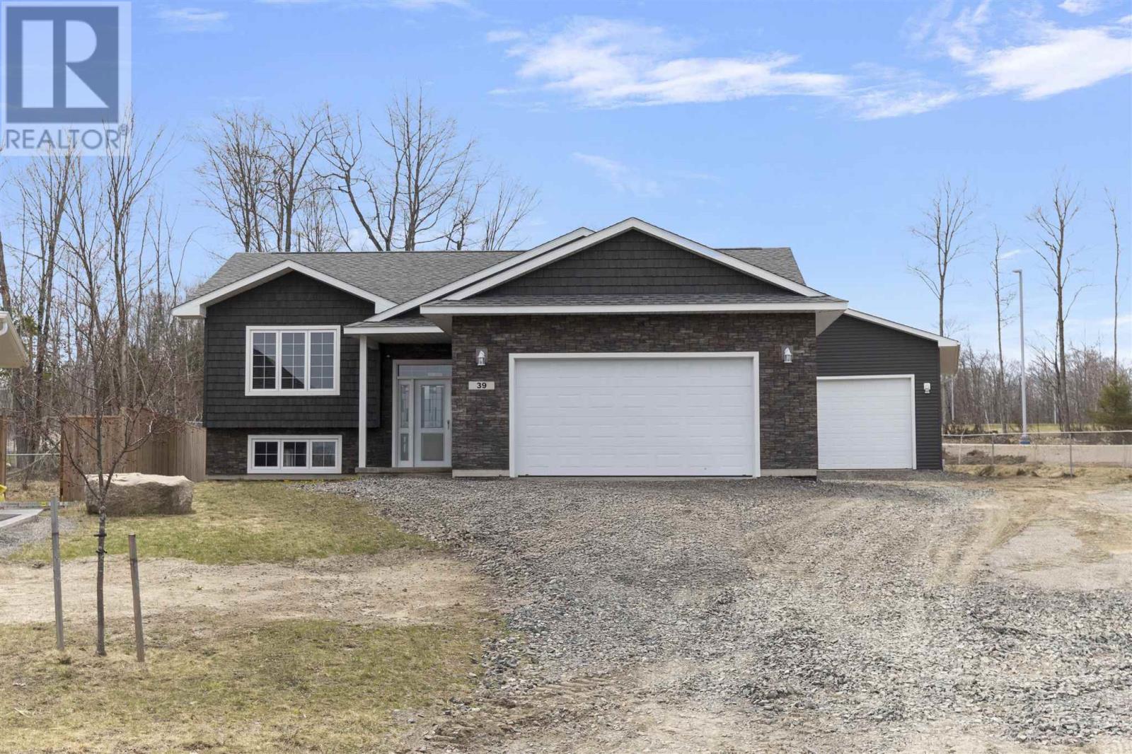 39 Saddle CRES, sault ste. marie, Ontario