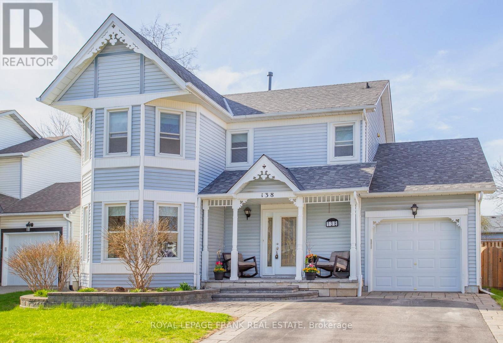 Property at 138 ALLAN STREET image 2