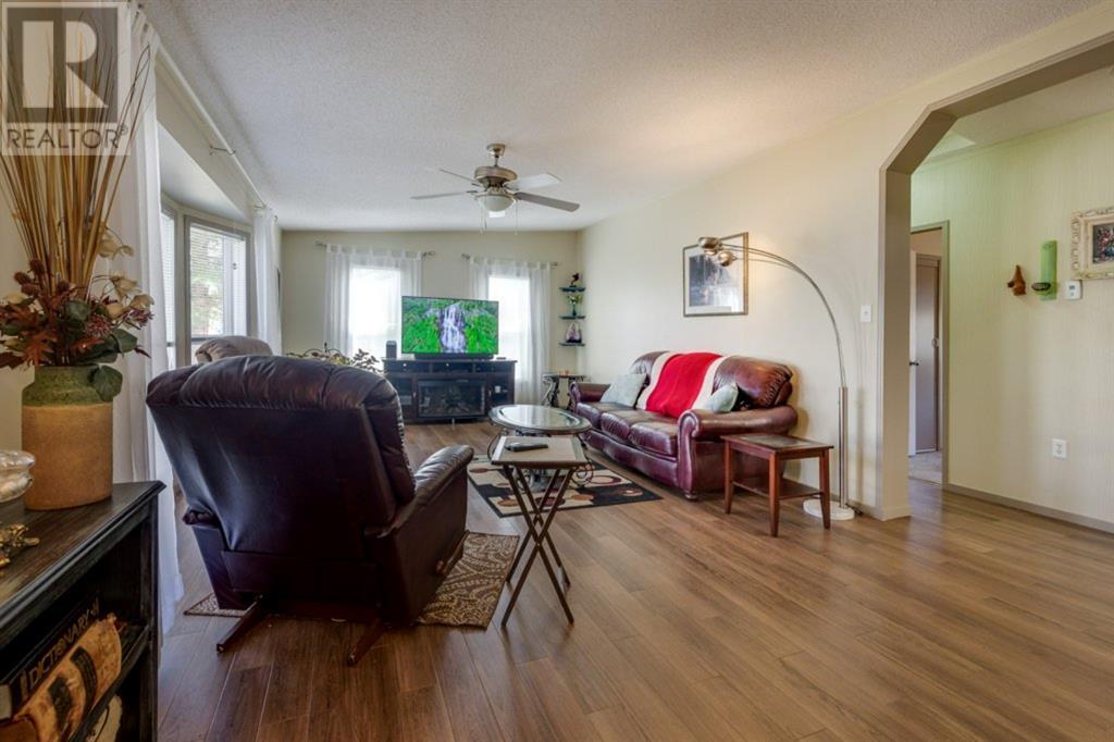4906 Dorchester Avenue, Red Deer, Alberta  T4R 2Z8 - Photo 11 - A2193187