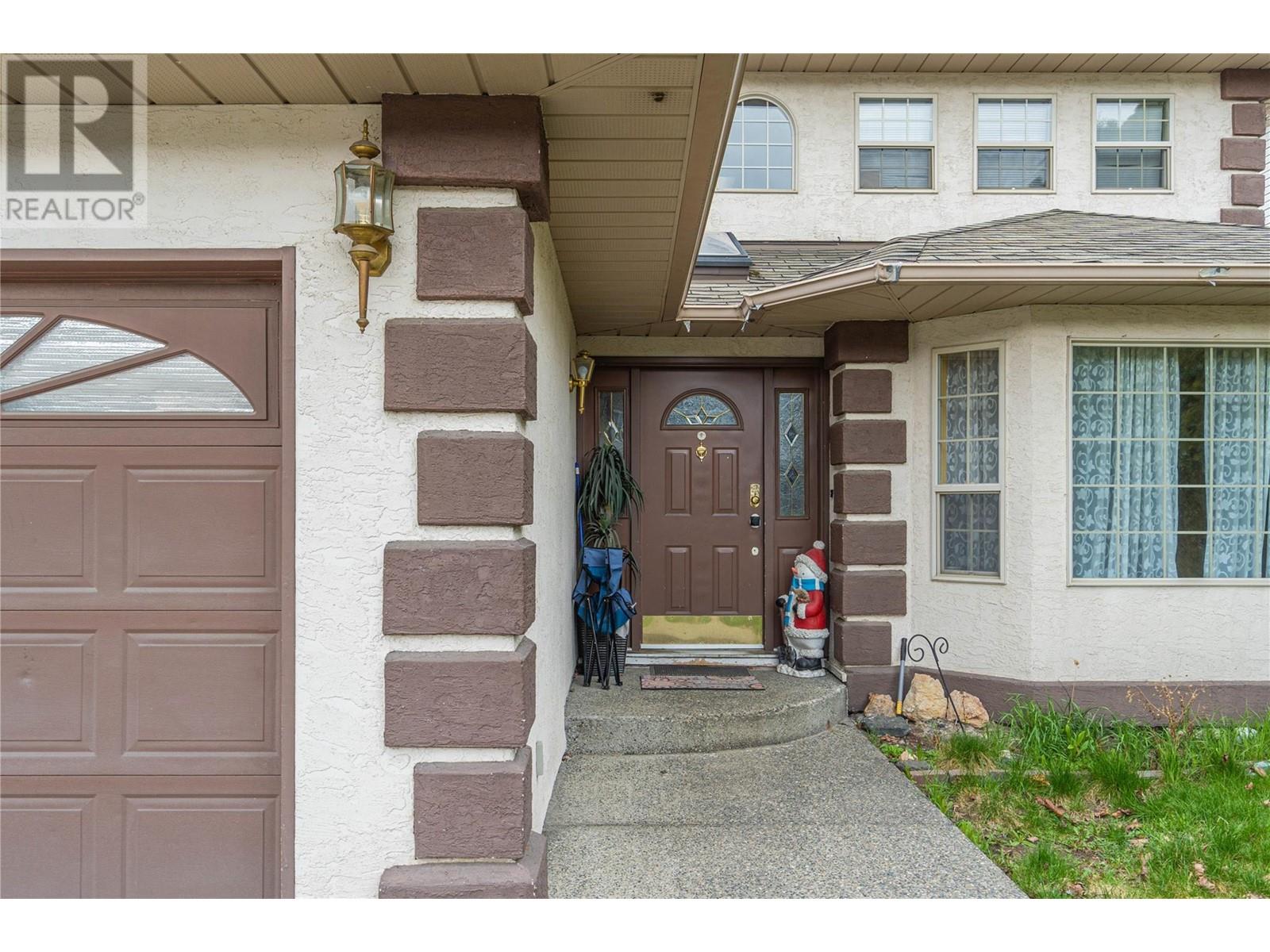 Property at 2086 Tomlinson Court image 4