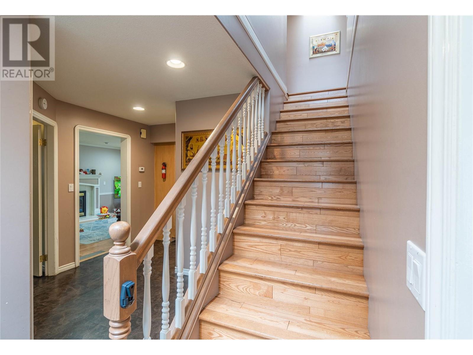 2086 Tomlinson Court, Kamloops, British Columbia  V2E 2M7 - Photo 16 - 10338022