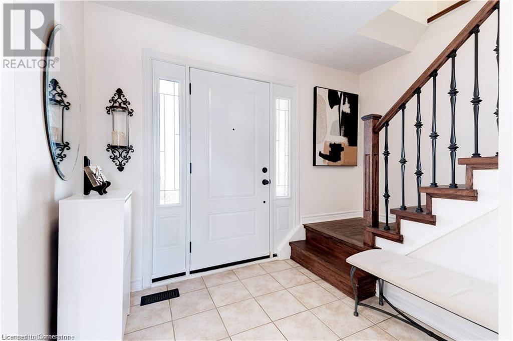 31 Tinton Crescent, Toronto, Ontario  M9V 2H9 - Photo 4 - 40699227