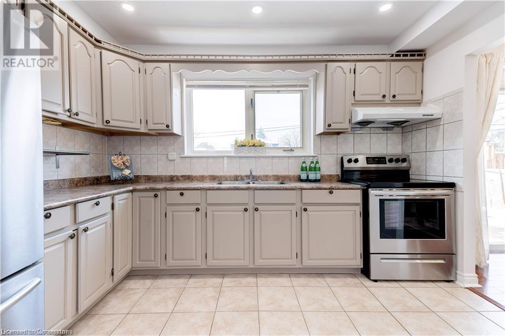 31 Tinton Crescent, Toronto, Ontario  M9V 2H9 - Photo 12 - 40699227