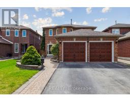 8 MARTINET STREET, Whitby, Ontario