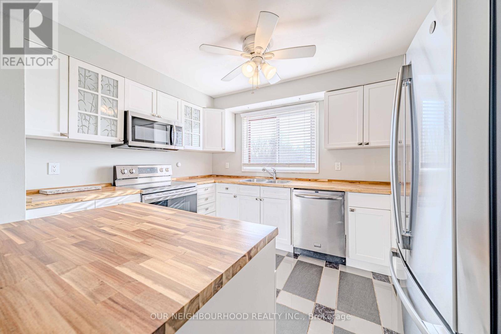 Property at 56 - 960 GLEN STREET image 1