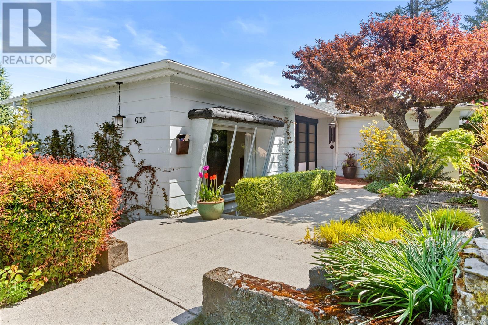 Property at 931 Mesher Pl image 3