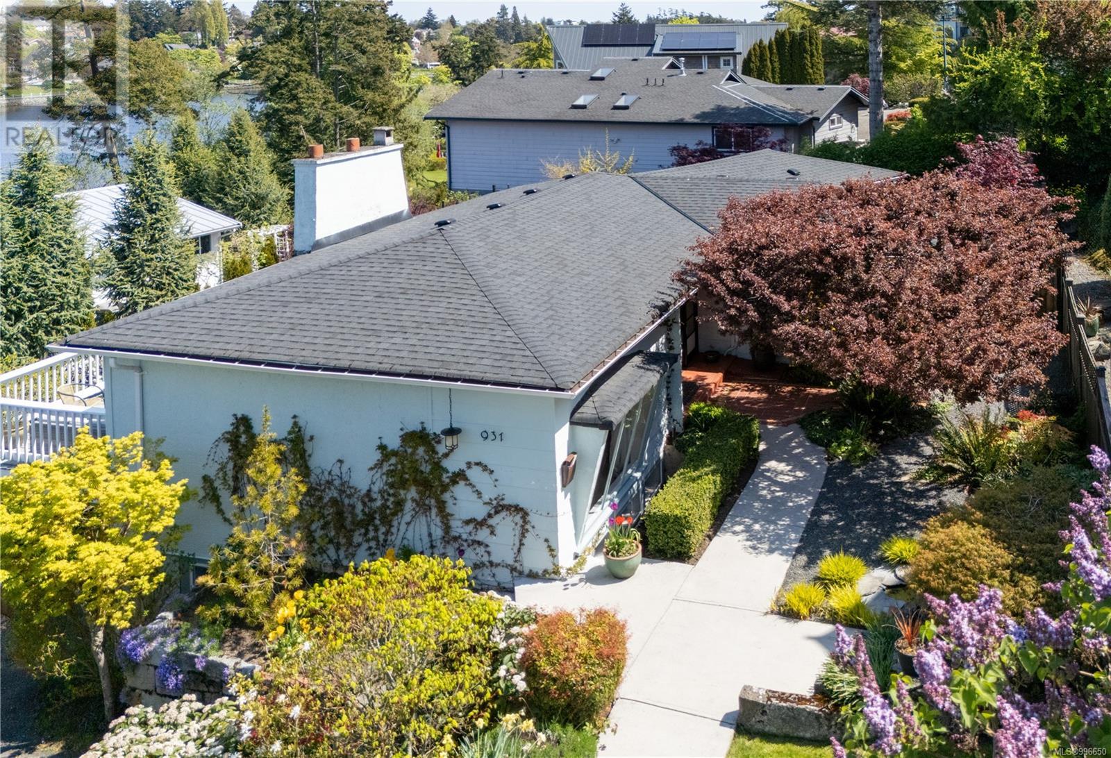 Property at 931 Mesher Pl image 5