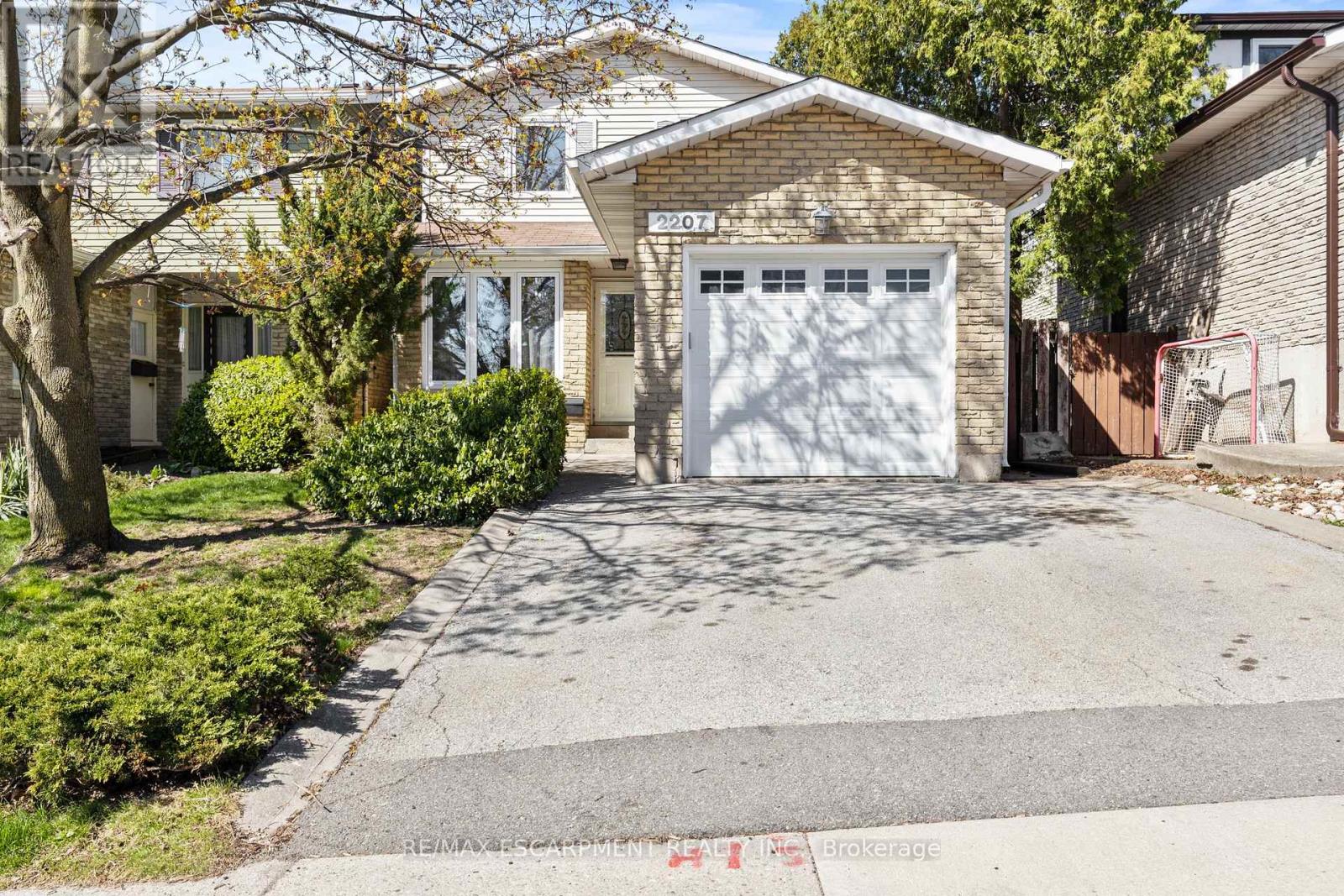 2207 MIDDLESMOOR CRESCENT, burlington (brant hills), Ontario