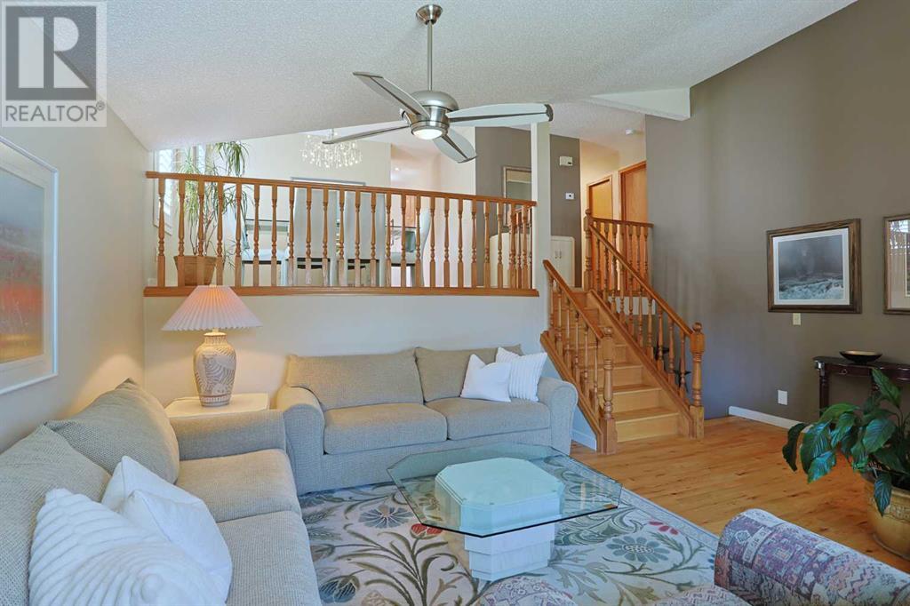 75 Scenic Glen Crescent Nw, Calgary, Alberta  T3L 1K3 - Photo 6 - A2213391