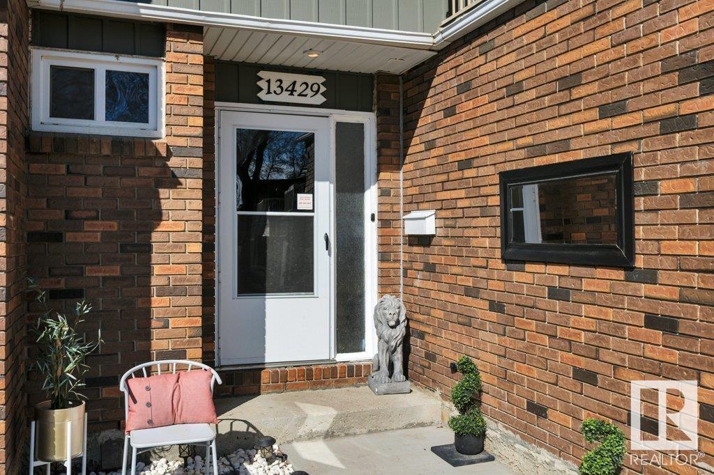 Property at 13429 40 ST NW image 2