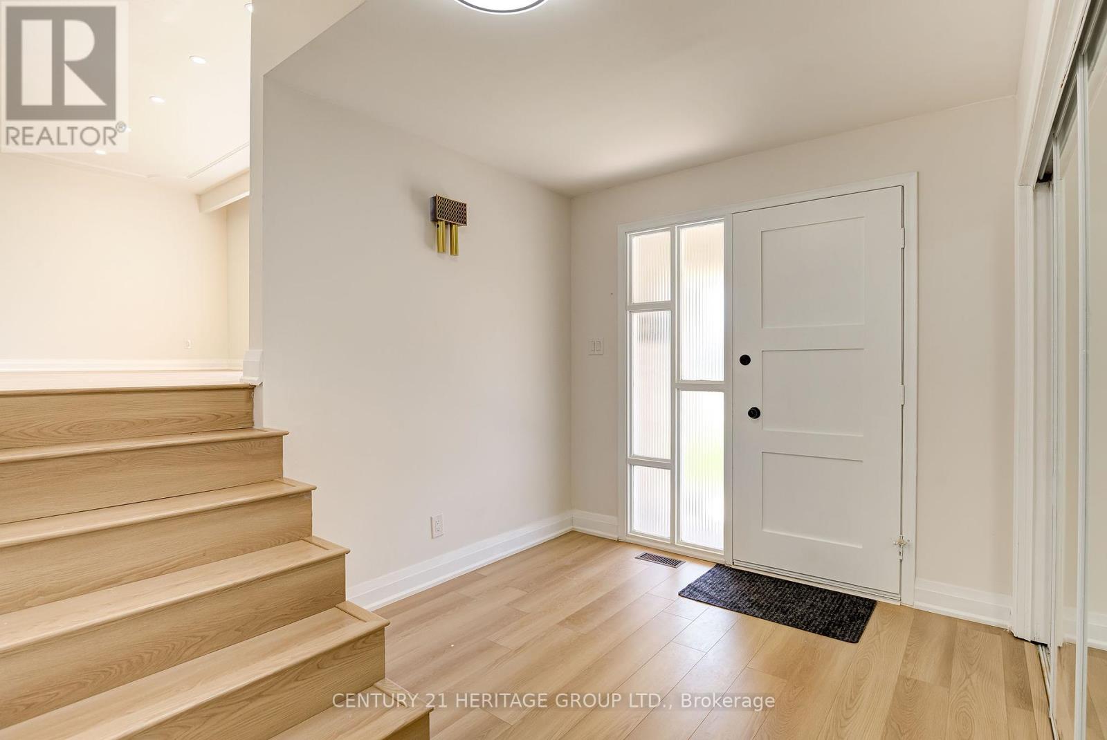 Property at 139 STRATHCONA CRESCENT image 3