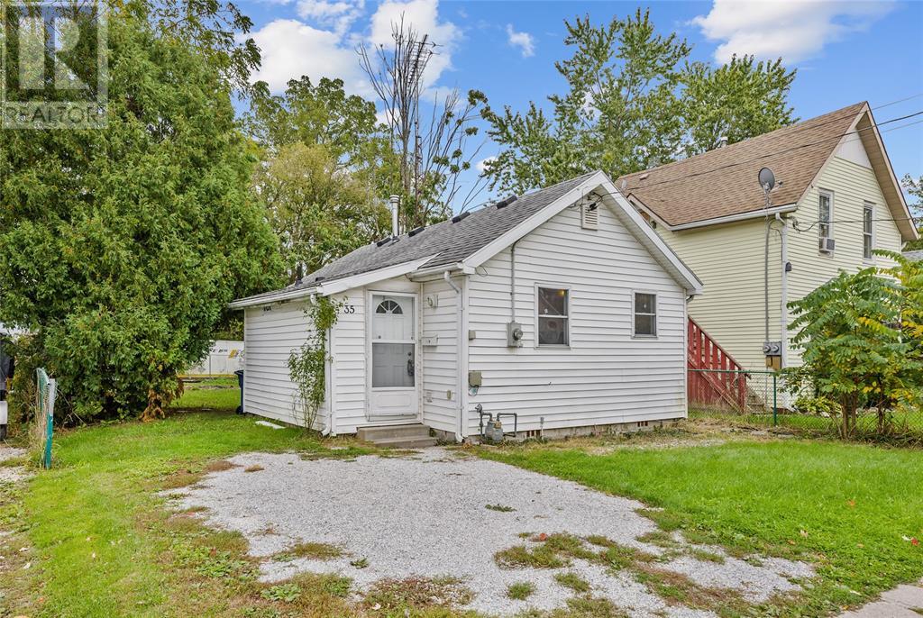 Property at 35 Princess STREET South image 5