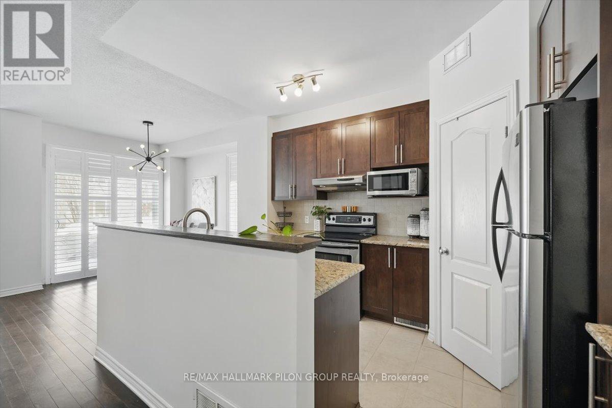 Property at 418 ROCHEFORT CIRCLE image 4