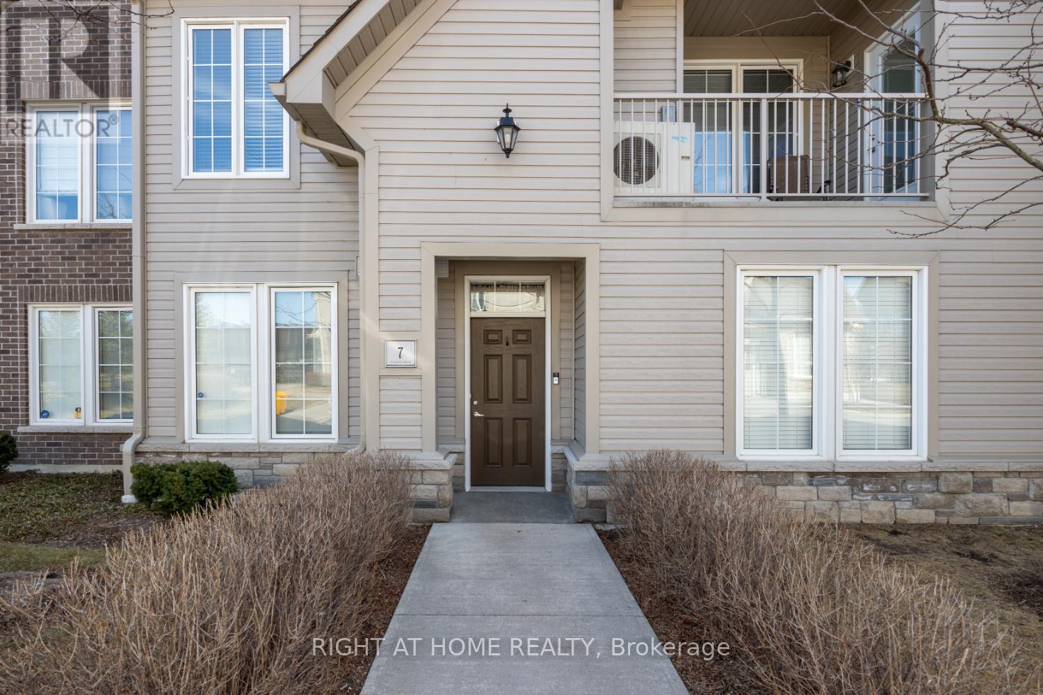 Property at 7 - 1430 GORD VINSON AVENUE image 3