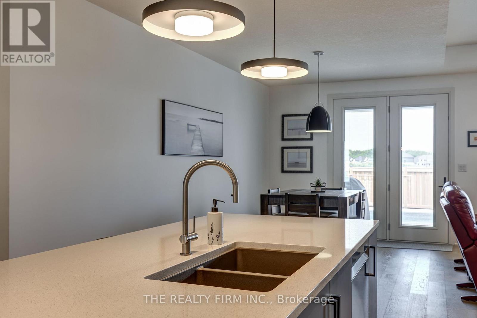 56 Optimist Drive, Southwold, Ontario  N5P 3T2 - Photo 15 - X12109903