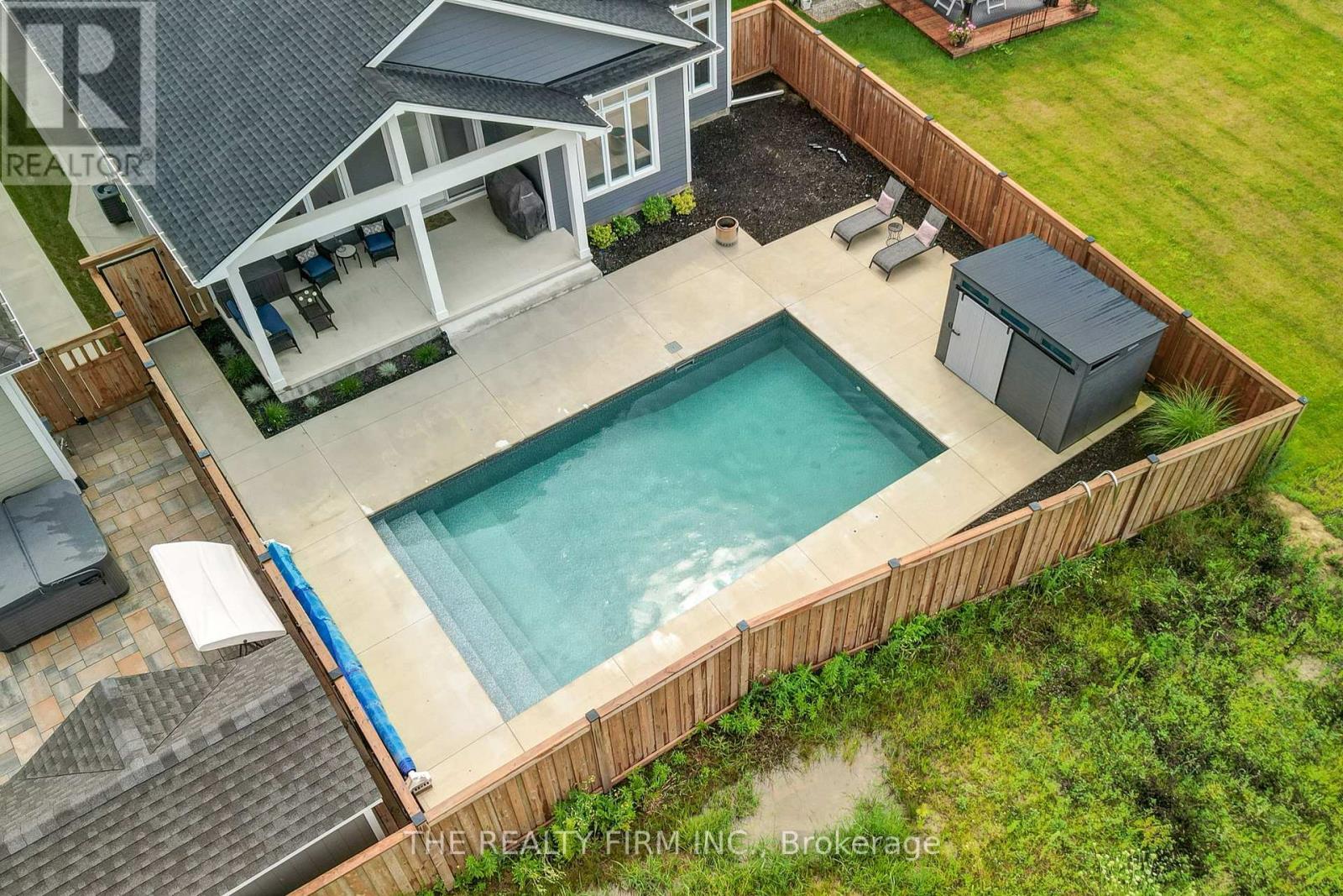 56 Optimist Drive, Southwold, Ontario  N5P 3T2 - Photo 38 - X12109903