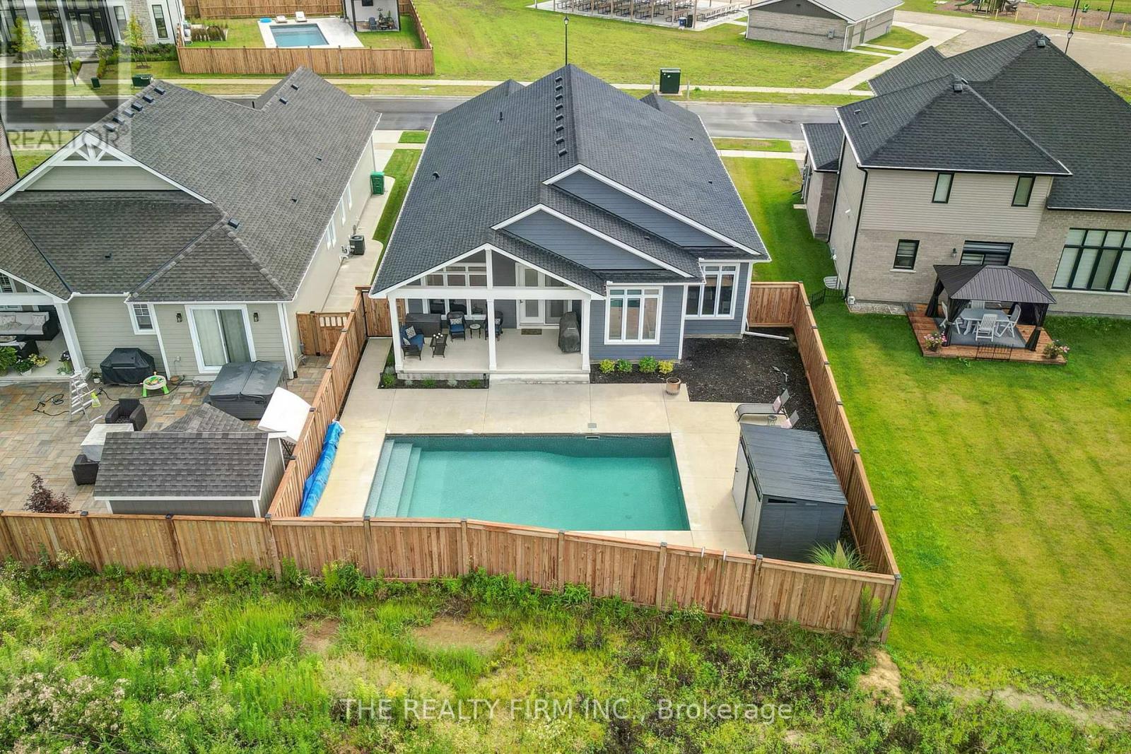 56 Optimist Drive, Southwold, Ontario  N5P 3T2 - Photo 39 - X12109903