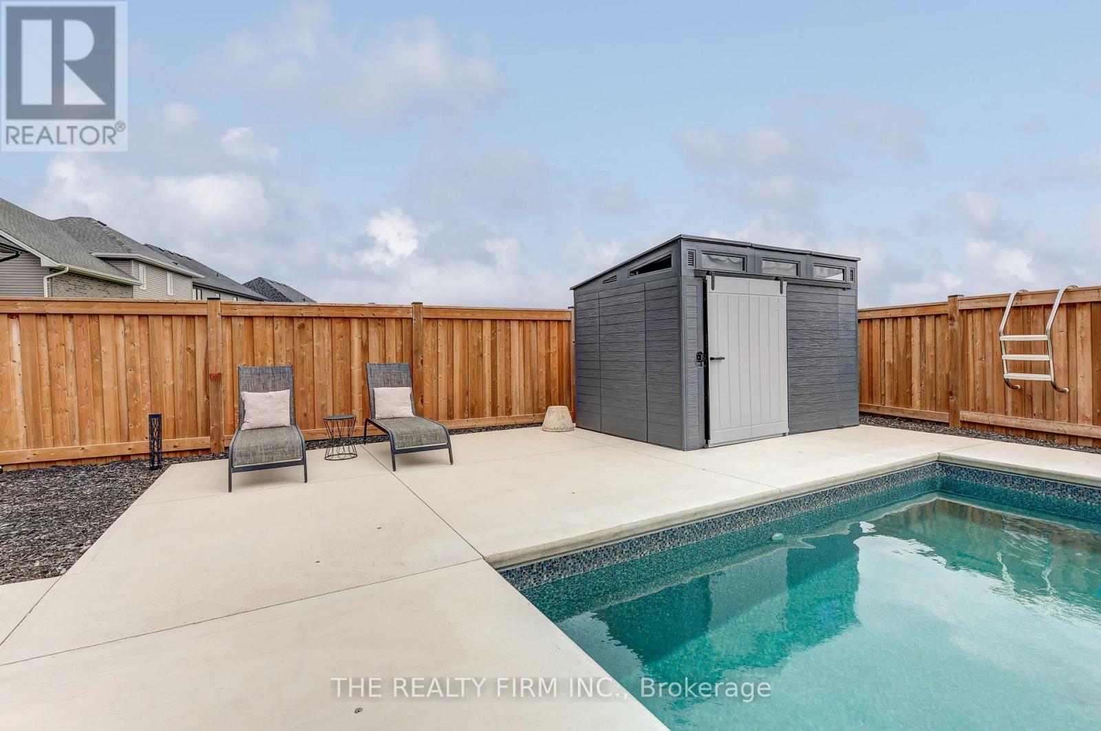56 Optimist Drive, Southwold, Ontario  N5P 3T2 - Photo 43 - X12109903