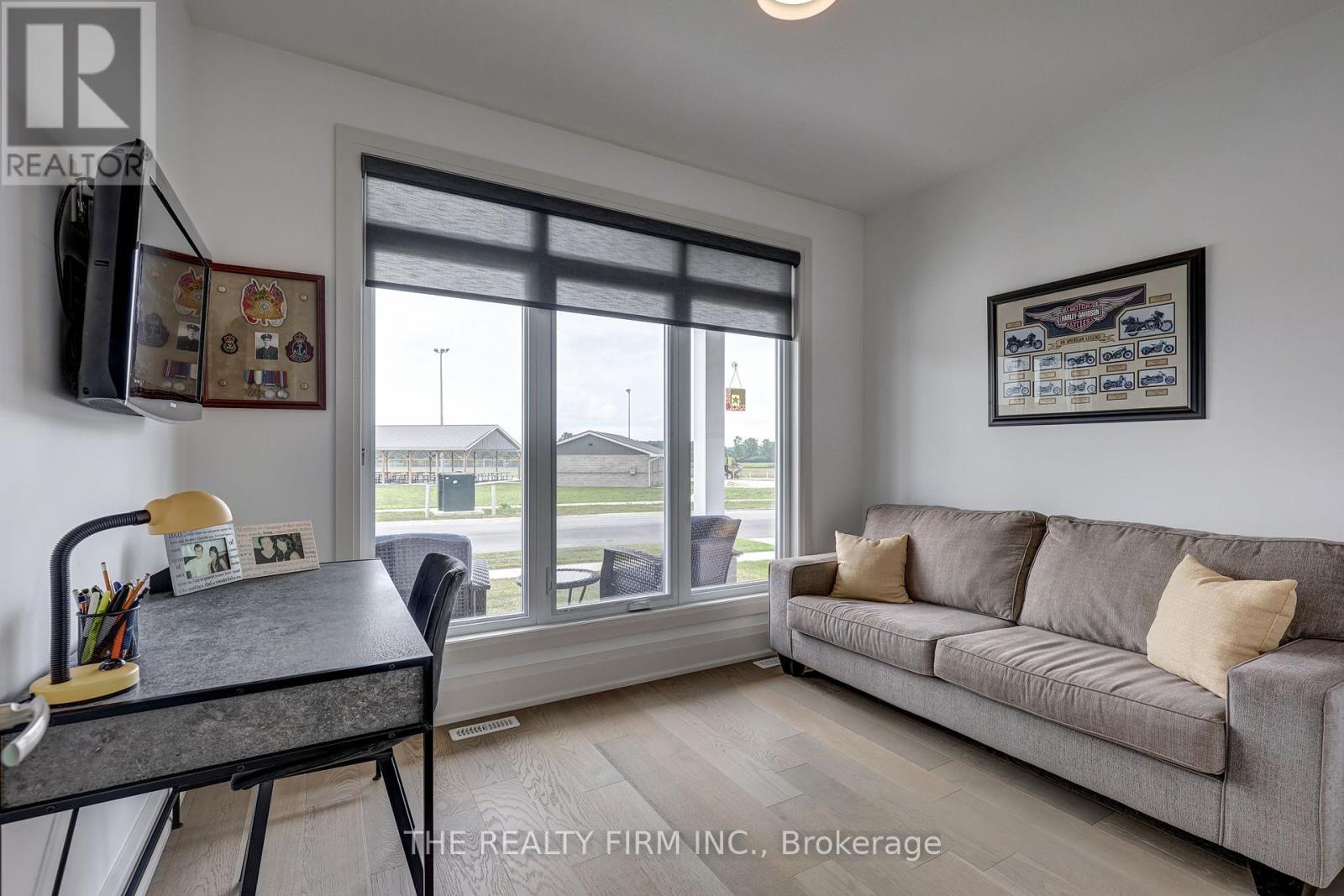 56 Optimist Drive, Southwold, Ontario  N5P 3T2 - Photo 5 - X12109903