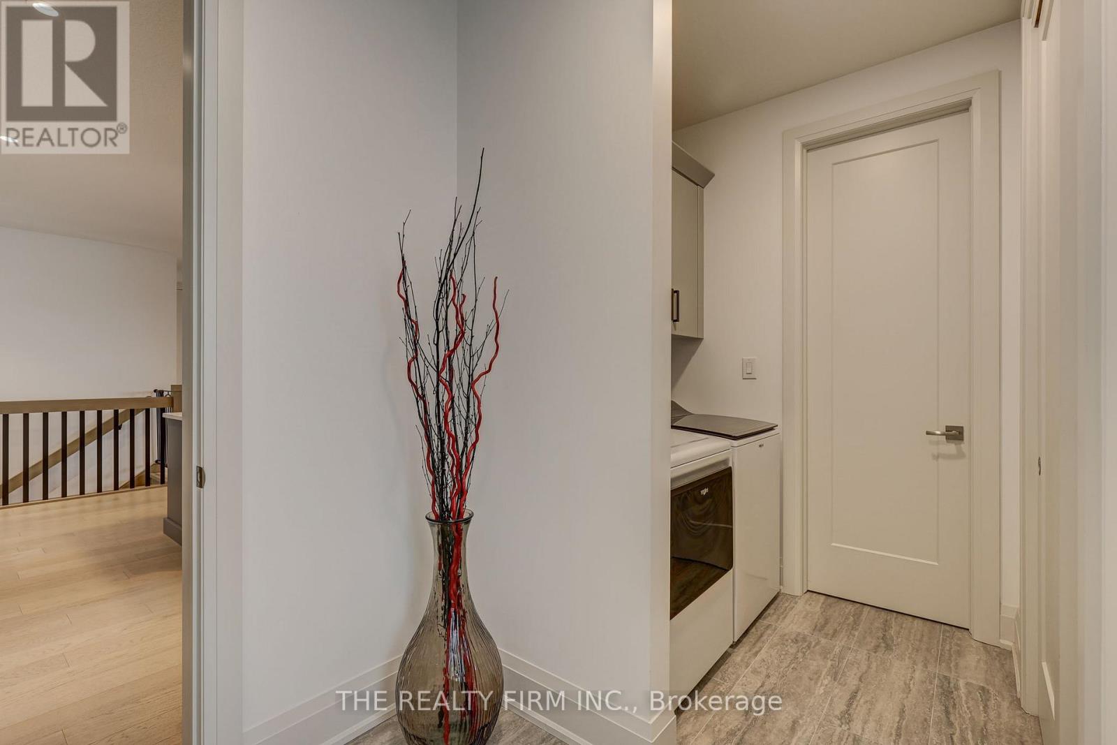 56 Optimist Drive, Southwold, Ontario  N5P 3T2 - Photo 7 - X12109903