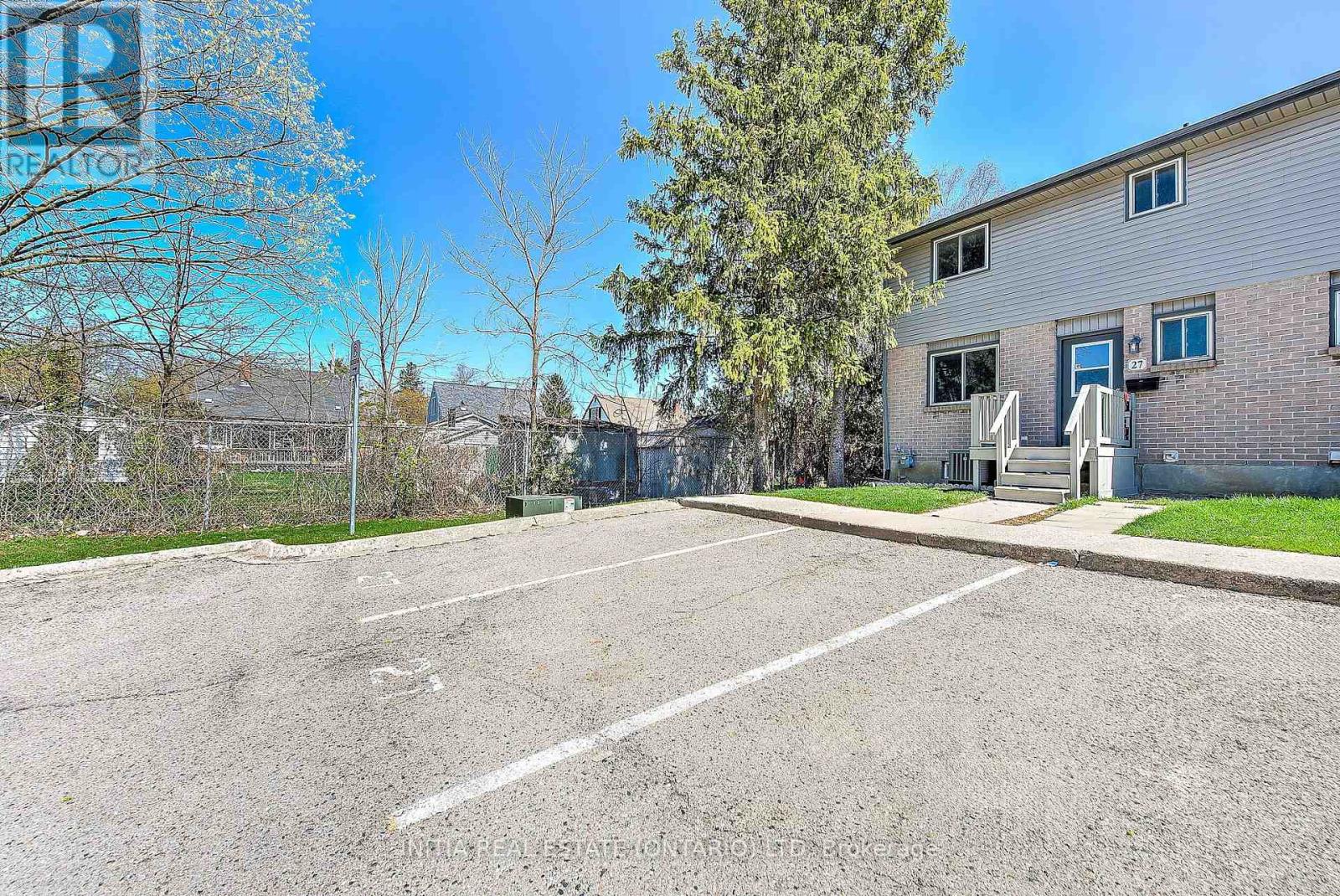27 - 490 Third Street, London East (East H), Ontario  N5A 4A2 - Photo 4 - X12109939