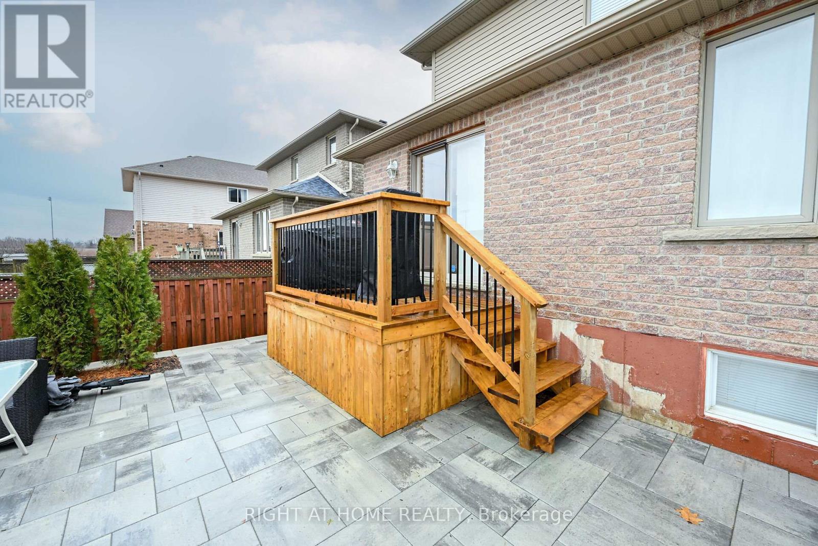 27 Turquoise Drive, Hamilton, Ontario  L8W 4A4 - Photo 42 - X12053433