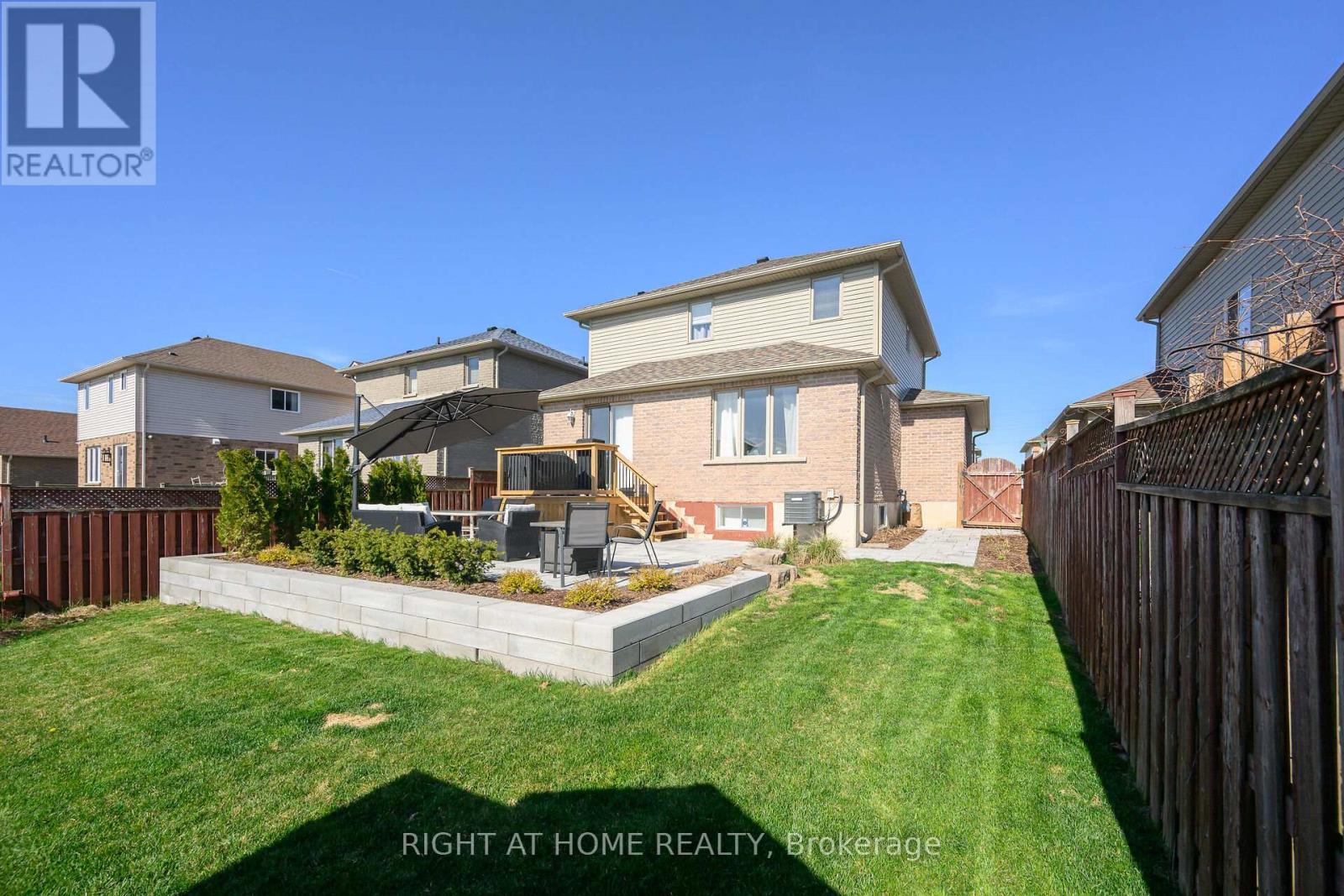 27 Turquoise Drive, Hamilton, Ontario  L8W 4A4 - Photo 41 - X12053433