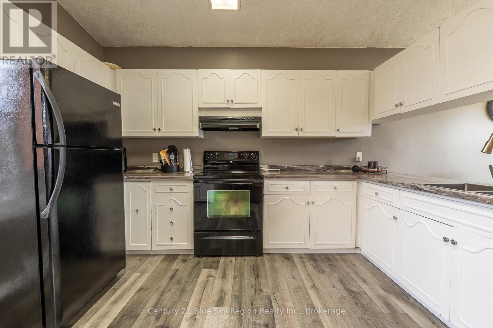 9 Herman Crescent, North Bay (Ferris), Ontario  P1A 2R4 - Photo 6 - X12109927