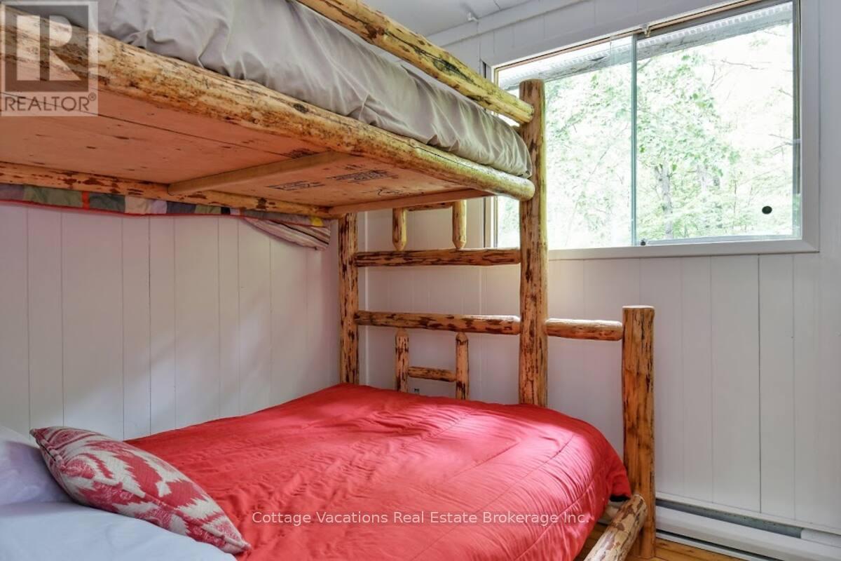 1066 Apiary Road, Muskoka Lakes, Ontario  P0C 1M0 - Photo 15 - X12109921
