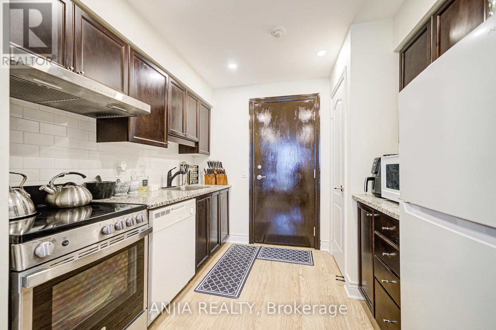Property at 202 - 60 TOWN CENTER COURT image 5