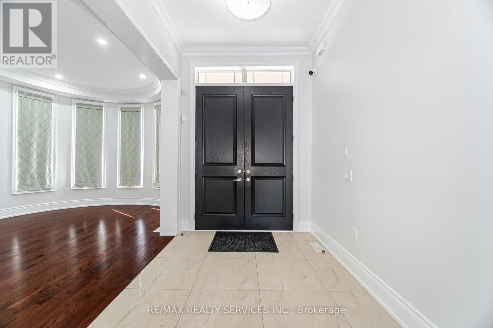 Property at 75 PARKHEIGHTS TRAIL image 3