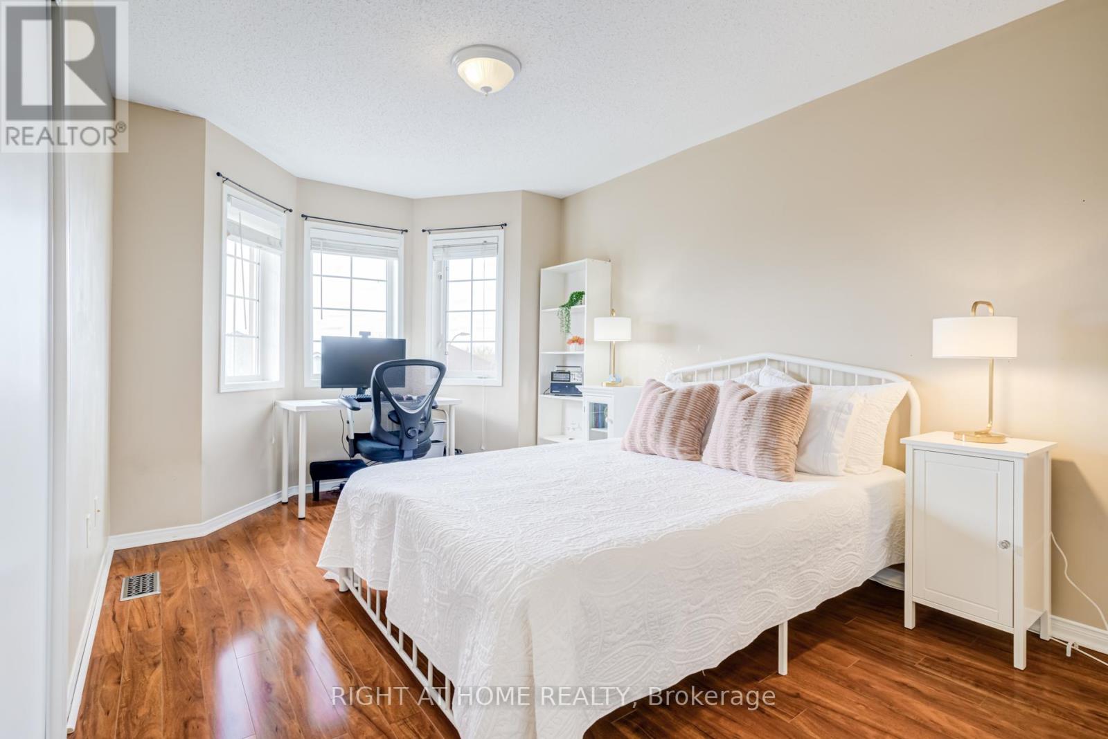 3662 Jorie Crescent, Mississauga (Churchill Meadows), Ontario  L5M 7G8 - Photo 29 - W12109902