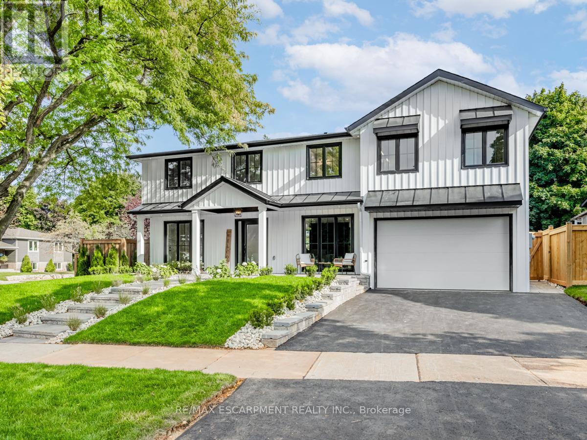 Property at 2212 URWIN CRESCENT image 2