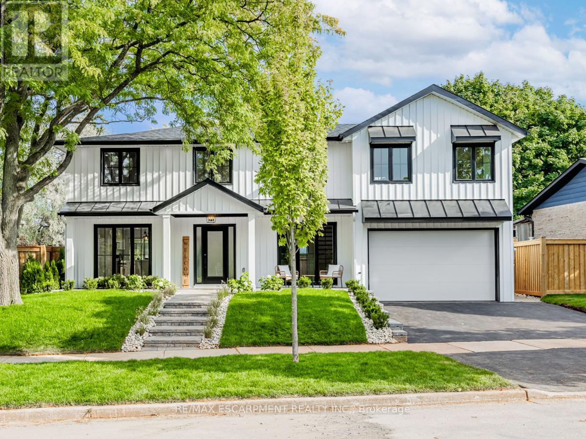 Property at 2212 URWIN CRESCENT image 3