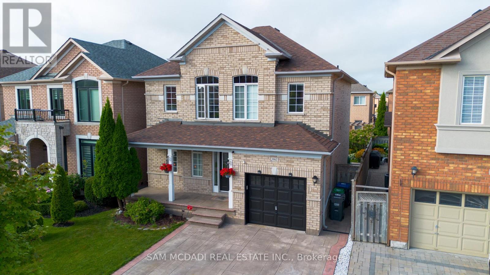 5562 Katy Gate, Mississauga, Ontario  L5M 6M7 - Photo 2 - W12109995