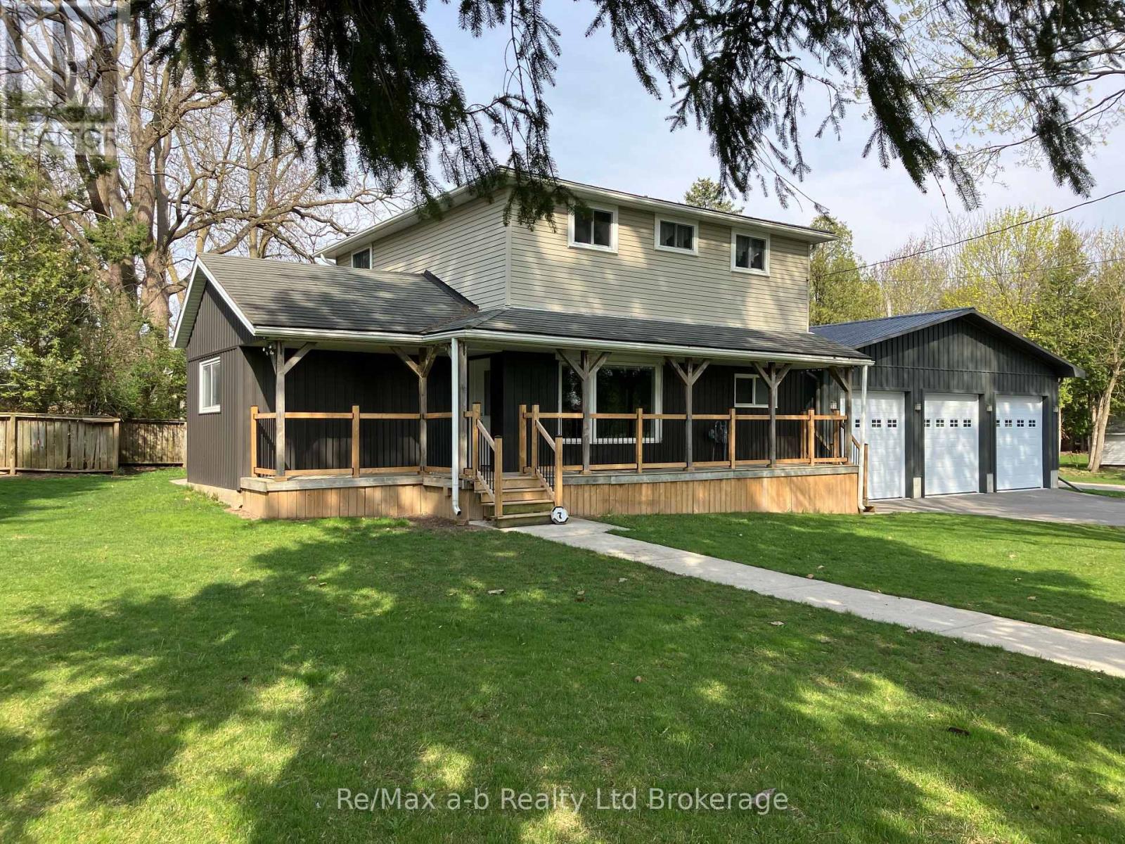 Property at 7 CENTRE STREET image 1