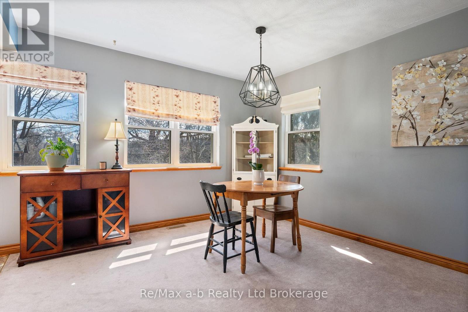 330 Spencer Street, Woodstock, Ontario N4S 2H3 - Photo 7 - X12074110