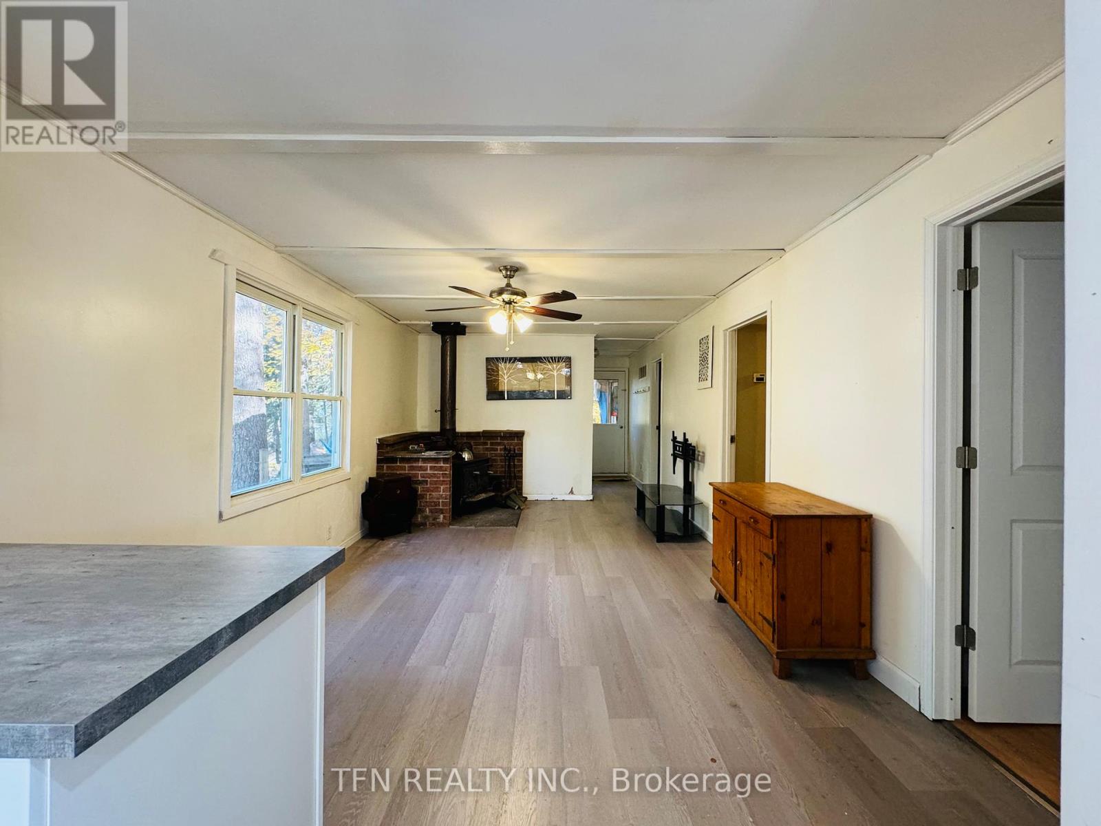 1080 Four Seasons Road, Gravenhurst, Ontario  P0E 1N0 - Photo 11 - X12109944