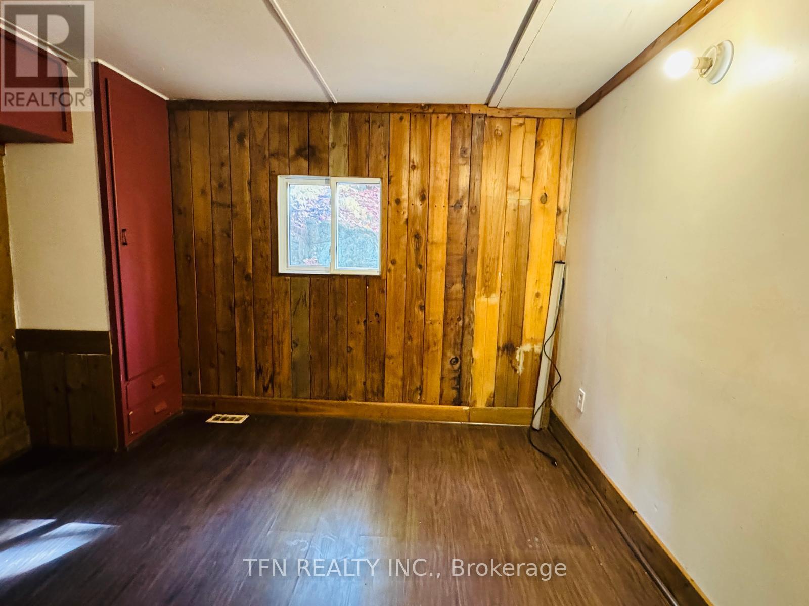 1080 Four Seasons Road, Gravenhurst, Ontario  P0E 1N0 - Photo 7 - X12109944