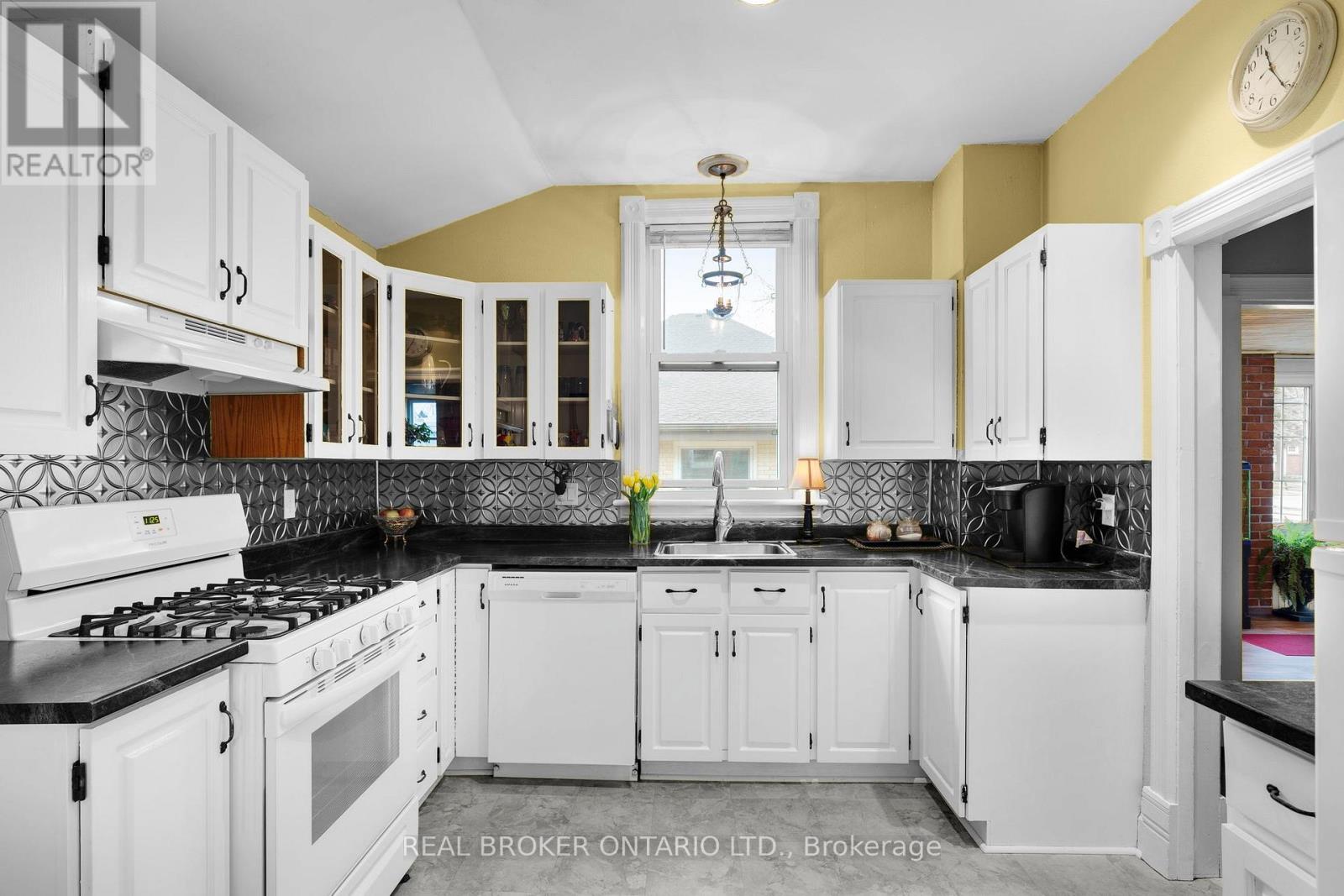 87 Mcmurray Street, Bracebridge, Ontario  P1L 1R8 - Photo 12 - X12109950