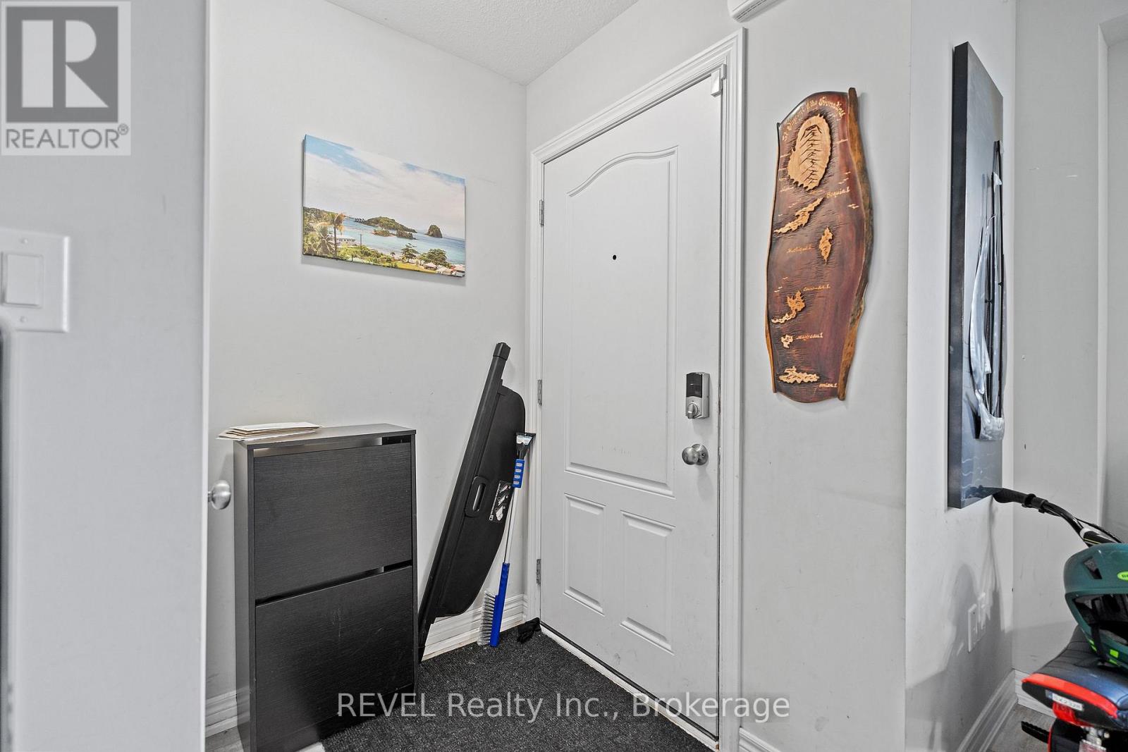 Property at 21 - 7768 ASCOT CIRCLE image 3