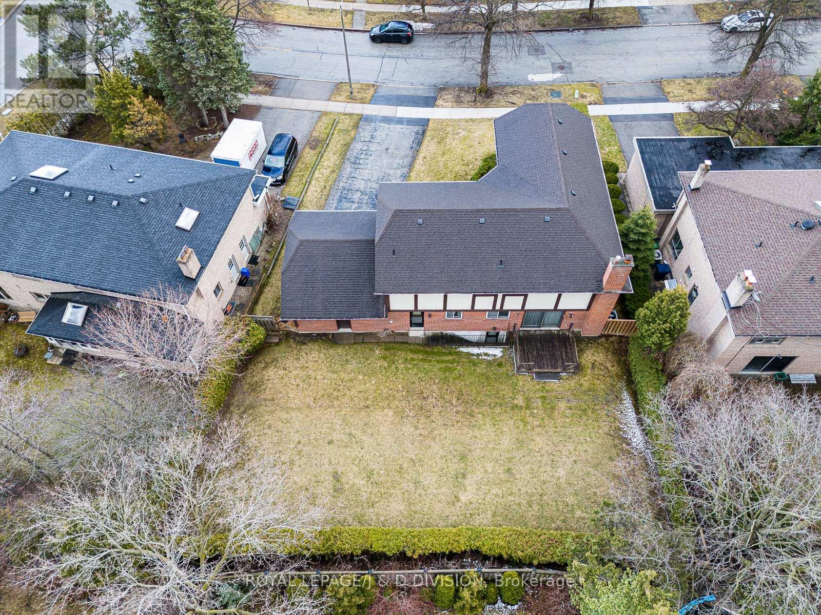 59 Mellowood Drive, Toronto, Ontario  M2L 2E4 - Photo 35 - C12101725