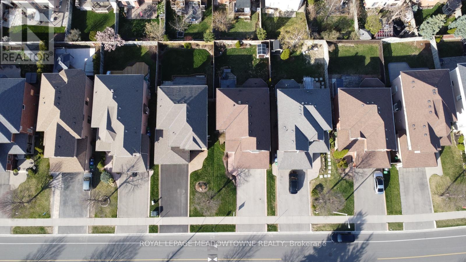 Property at 51 ROBERTSON DAVIES DRIVE image 3