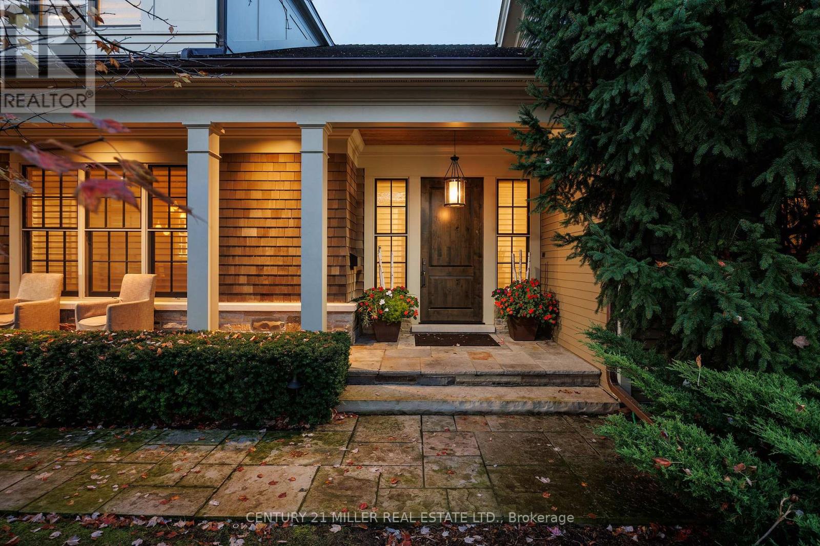47 Allan Street, Oakville, Ontario  L6J 3M7 - Photo 18 - W12110044