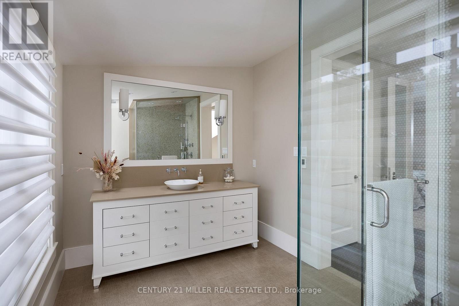 47 Allan Street, Oakville, Ontario  L6J 3M7 - Photo 46 - W12110044