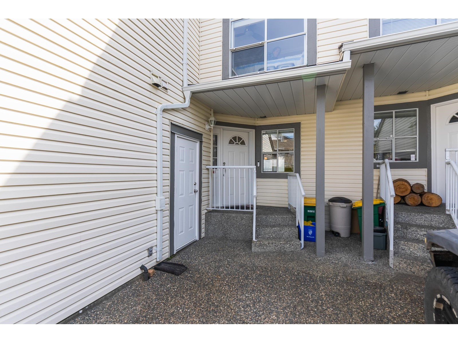 Property at 603 21937 48 AVENUE image 2